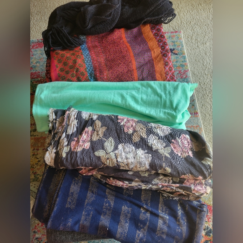 Scarves bundle | varying materials, lengths, and colours
